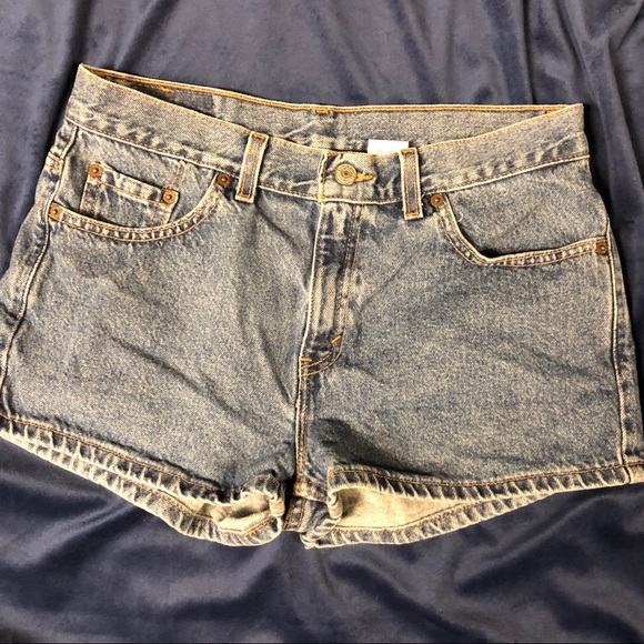 FREE* 🇺🇸 USA-made Levi’s denim shorts medium wash!!! - Picture 5 of 8